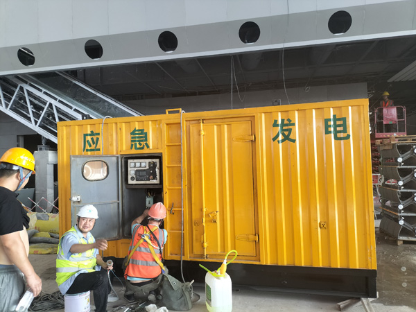 辰溪怎样判断空气滤清器是否需要更换？